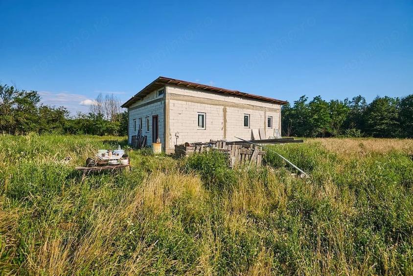 Casă cu Teren 1100 Mp în Budeasa