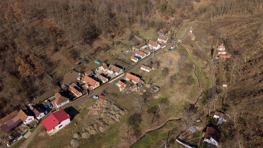 Teren Construcții intravilan de 302 mp, în Șoimoș