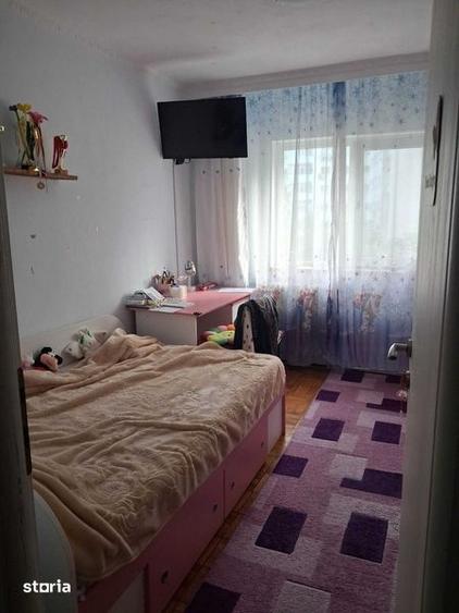 Apartament cu 3 camere decomandat în Moșilor