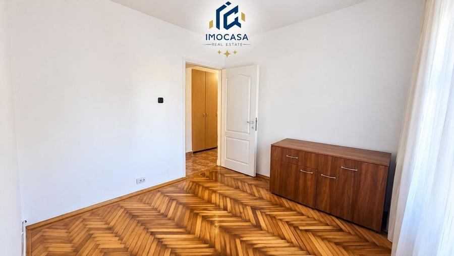 Apartament cu 4 camere decomandat, mobilat în Aurel Vlaicu