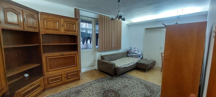 Apartament cu 3 camere decomandat în Dâmbu Pietros