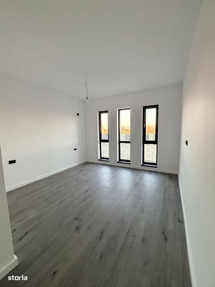 Casă cu 4 camere cu Teren 400 Mp în Domnești