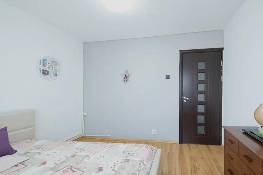 Apartament cu 3 camere decomandat în Inel II