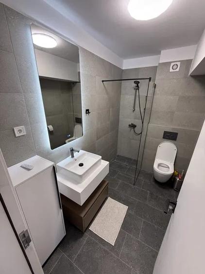 Apartament cu 2 camere semidecomandat, mobilat în Florești