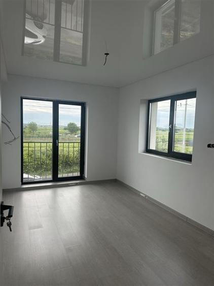 Casă cu 3 camere cu Teren 220 Mp în Dărăști-Ilfov