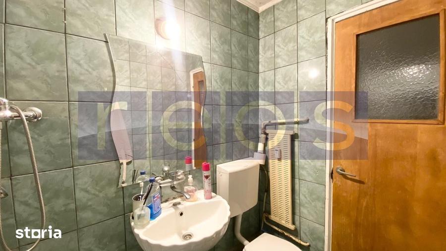 Apartament cu 4 camere decomandat în Rahova