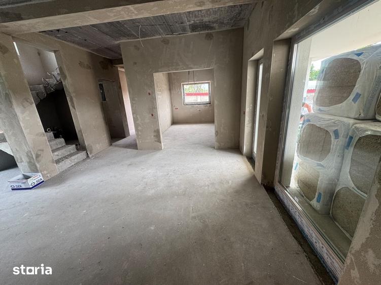 Casă cu 4 camere cu Teren 310 Mp în Calea Dumbrăvii