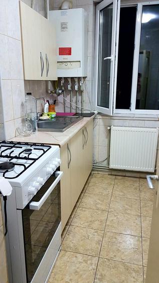 Apartament cu 2 camere semidecomandat în Cățelu