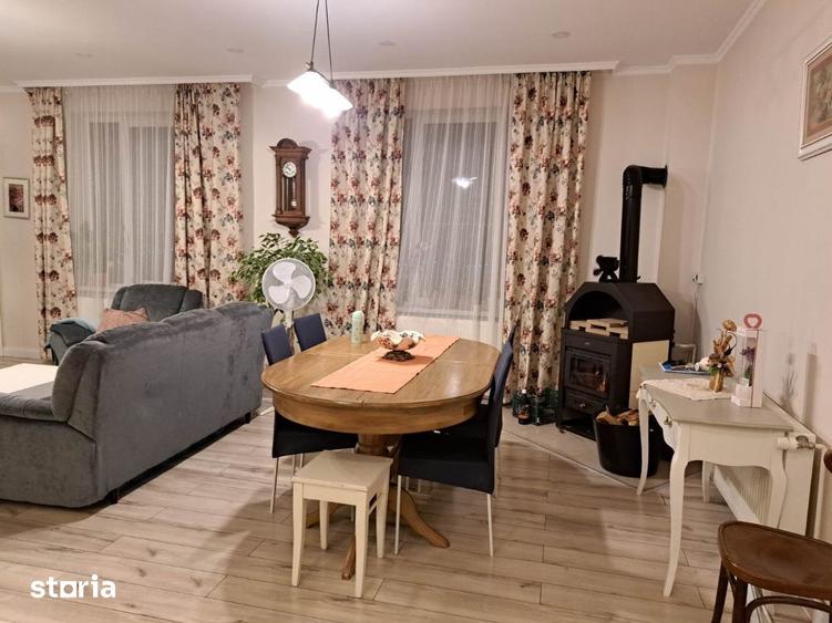 Casă cu 7 camere cu Teren 400 Mp în Semicentral