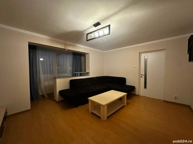Inchiriez apartament 3 camere, Resita, Micro 3 - 1