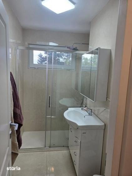 Ofer spre inchiriere apartament cu 3 camere ! - 1