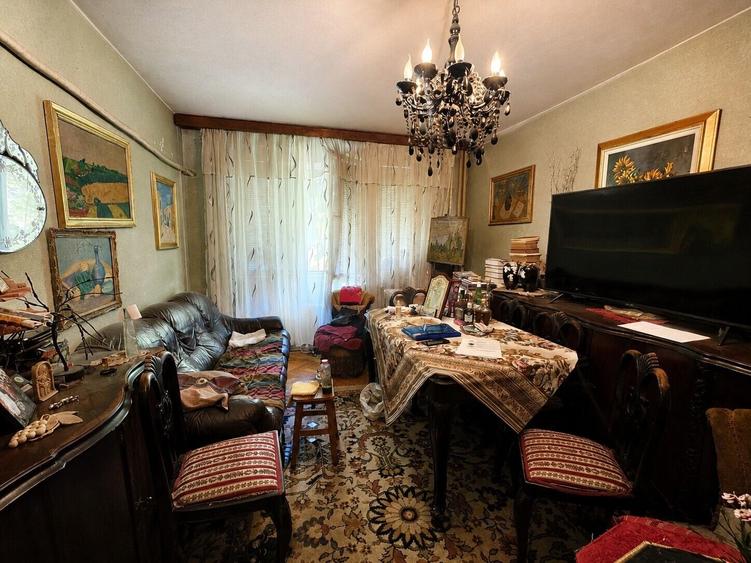 Apartament cu 3 camere în Tineretului