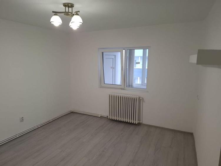 Apartament de vanzare cu 2 camere, - 2