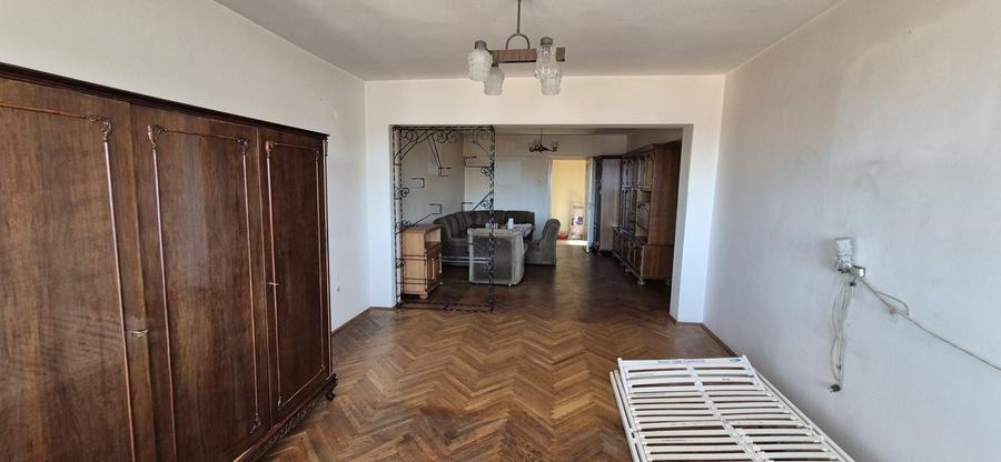 Apartament cu 4 camere decomandat în Ultracentral