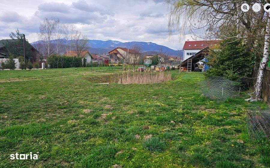 Teren de 1862 mp, în Central