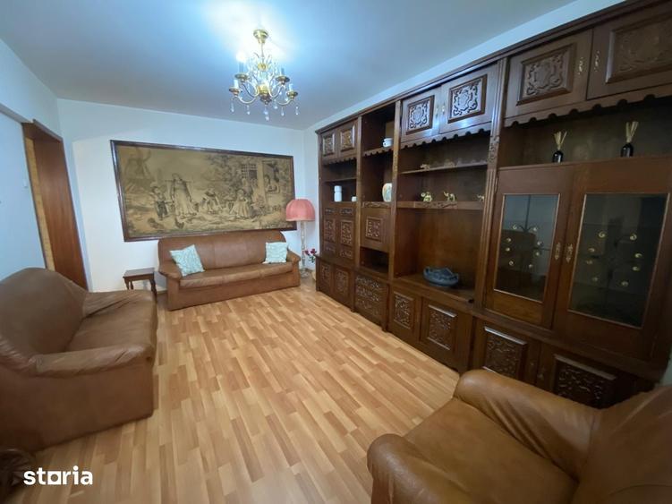 Apartament cu 4 camere decomandat în Pantelimon