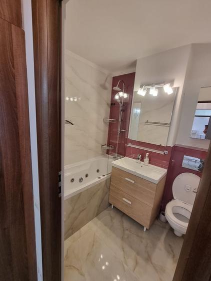Apartament cu 3 camere decomandat în Cotroceni
