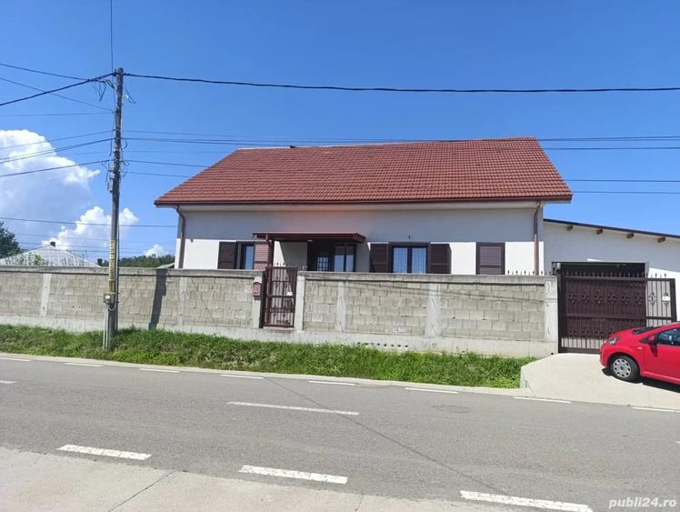 Casă cu 4 camere în Târgu Neamț