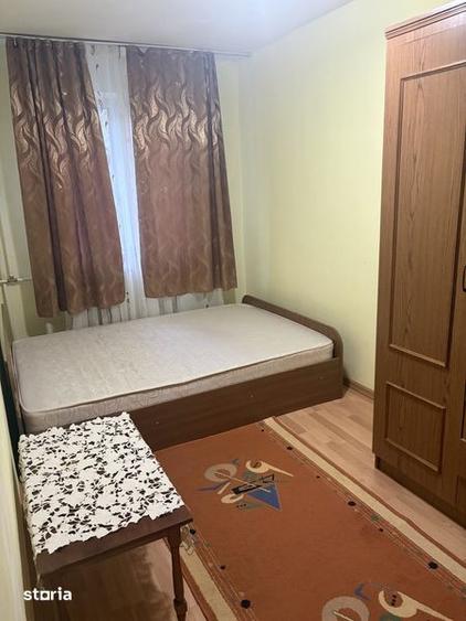 Apartament cu 3 camere semidecomandat în Gării