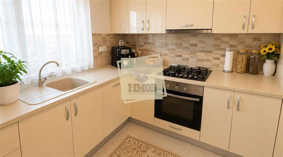 Apartament cu 3 camere decomandat, mobilat în Exterior Sud