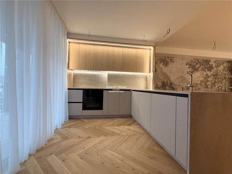 Apartament cu 4 camere decomandat în Central