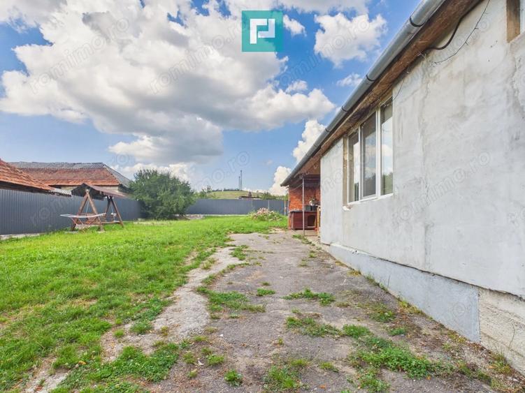 Casă cu Teren 1800 Mp în Hidiș