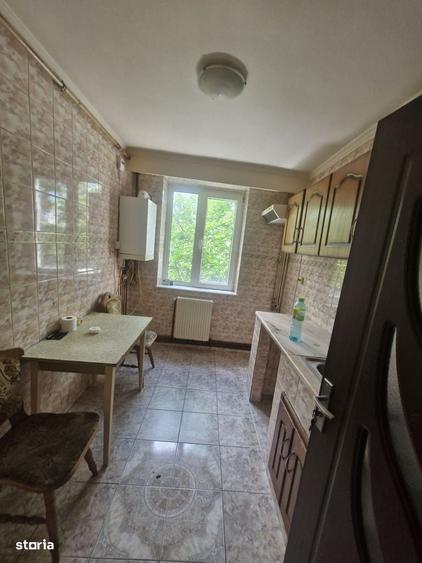 Apartament cu 2 camere semidecomandat în Craiovei