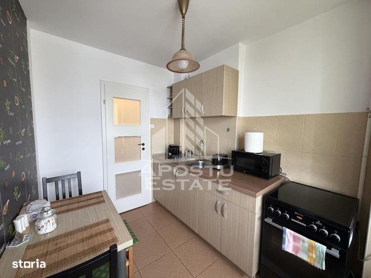 Apartament cu 3 camere, mobilat în Central