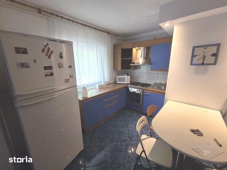 Apartament cu 2 camere decomandat în Tei