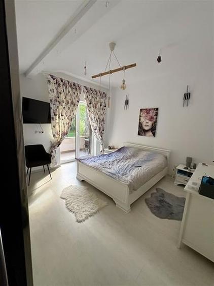 Duplex cu 4 camere cu Canalizare în Noua
