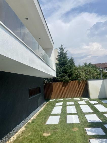 Casă individuală cu 6 camere cu Teren 1000 Mp în Voluntari