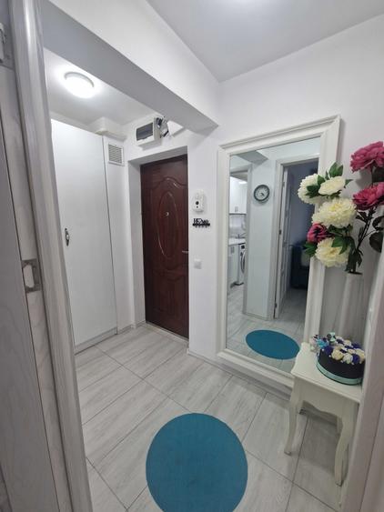 Garsonieră decomandată în Micro 3