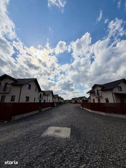 Casă cu 4 camere cu Teren 402 Mp în Central