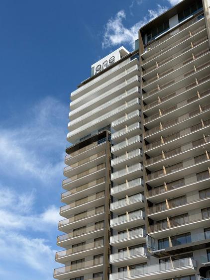 Apartament cu 3 camere semidecomandat în Barbu Văcărescu