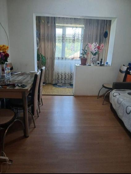 Apartament cu 3 camere în Deveselu
