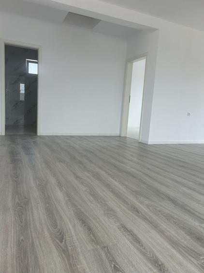 Casă cu 4 camere în Sântandrei