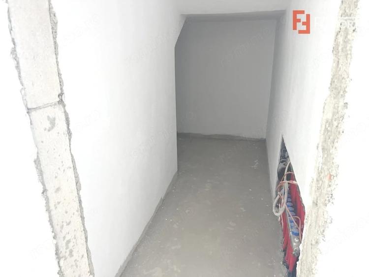 Casă cu 4 camere cu Teren 333 Mp în Urseni