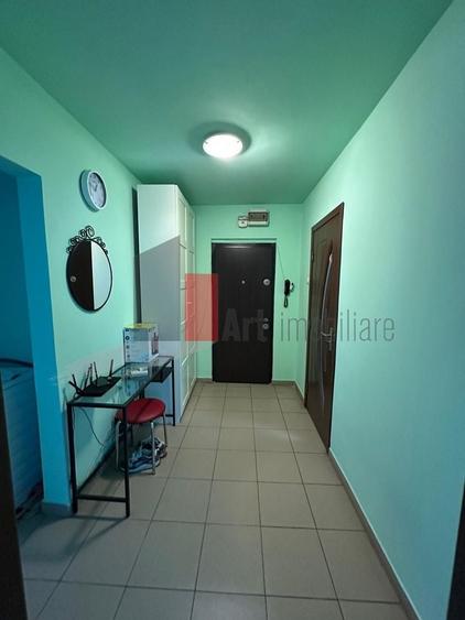 Apartament cu 3 camere decomandat în Drumul Taberei