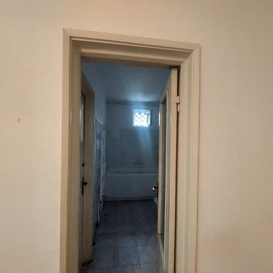 Apartament cu 3 camere semidecomandat în Mazepa 1