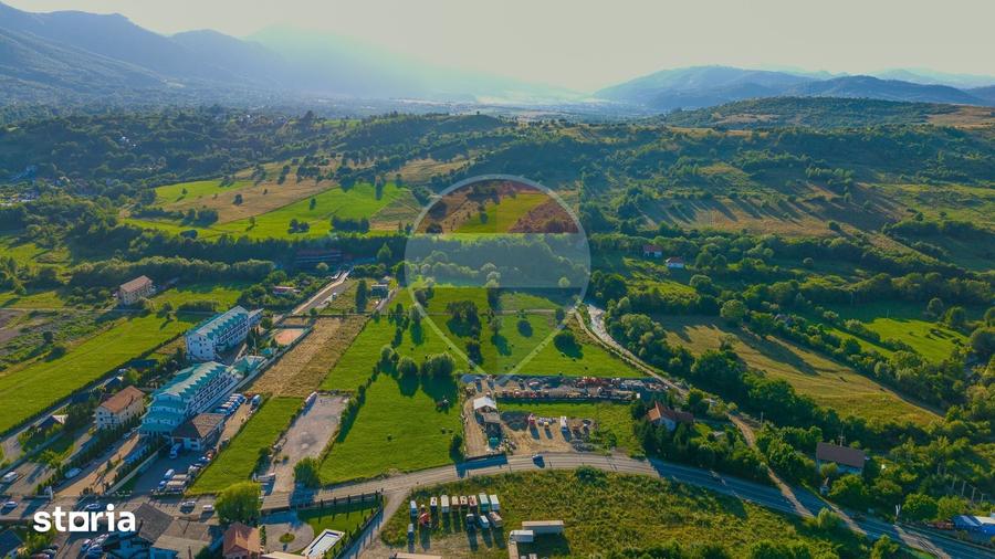 Teren de 7660 mp, în Central