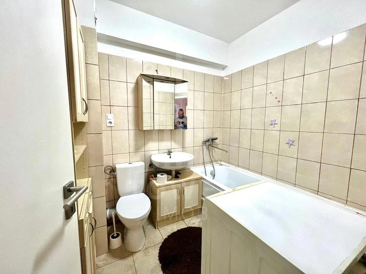 Apartament cu 3 camere decomandat în Central