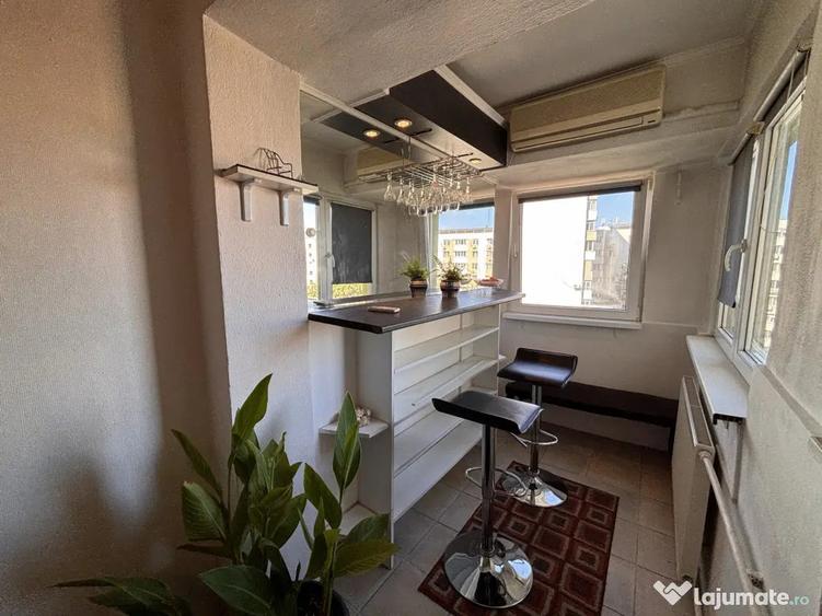 Apartament cu 3 camere semidecomandat, mobilat în Iancului