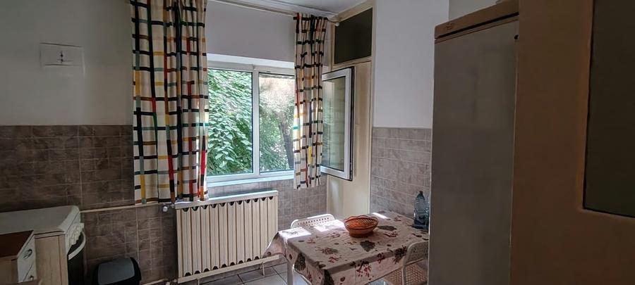 Apartament cu 3 camere decomandat în Sebastian