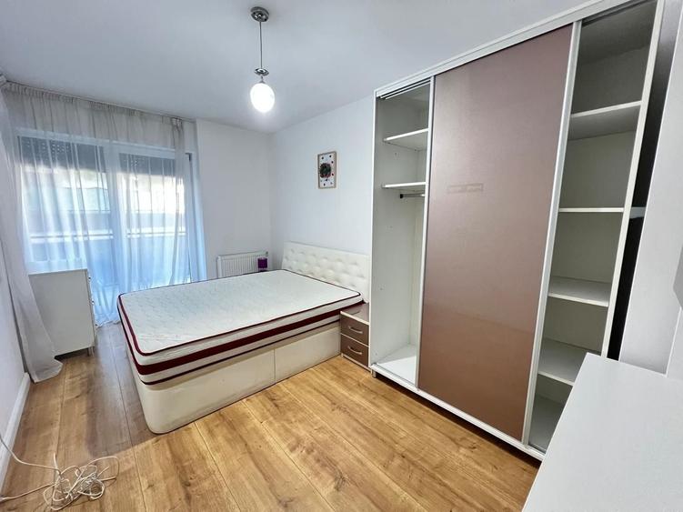 Apartament cu 2 camere semidecomandat, mobilat în Sopor