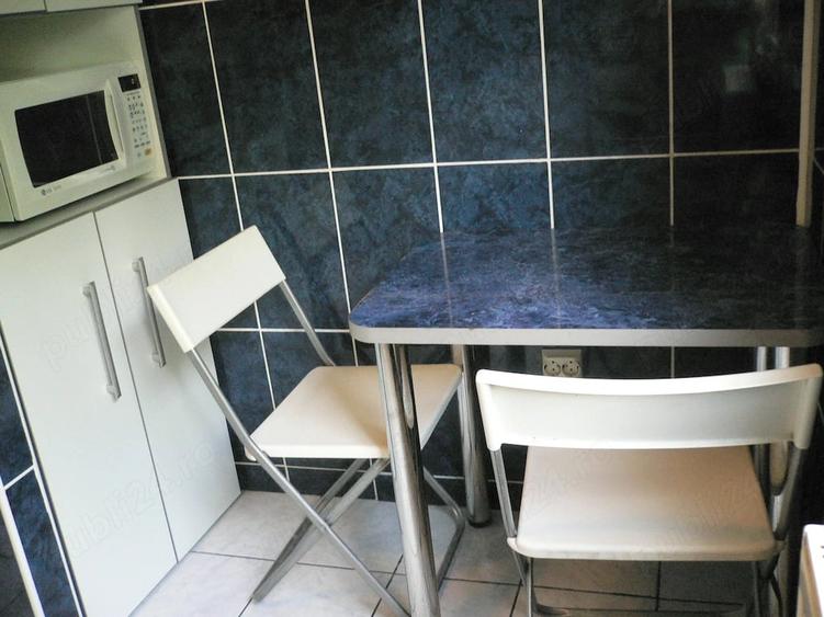 Apartament cu 3 camere semidecomandat în Militari