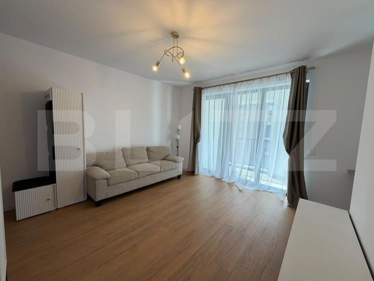 Apartament cu 2 camere semidecomandat, mobilat în Florești