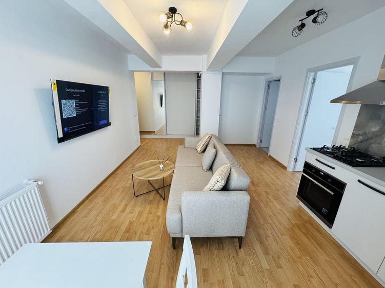 Apartament cu 2 camere semidecomandat, mobilat în Est