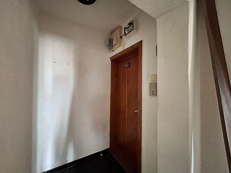 Apartament cu 2 camere decomandat, mobilat în Vest