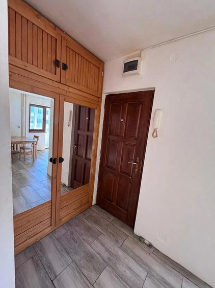 Apartament cu 3 camere semidecomandat în Grigorescu
