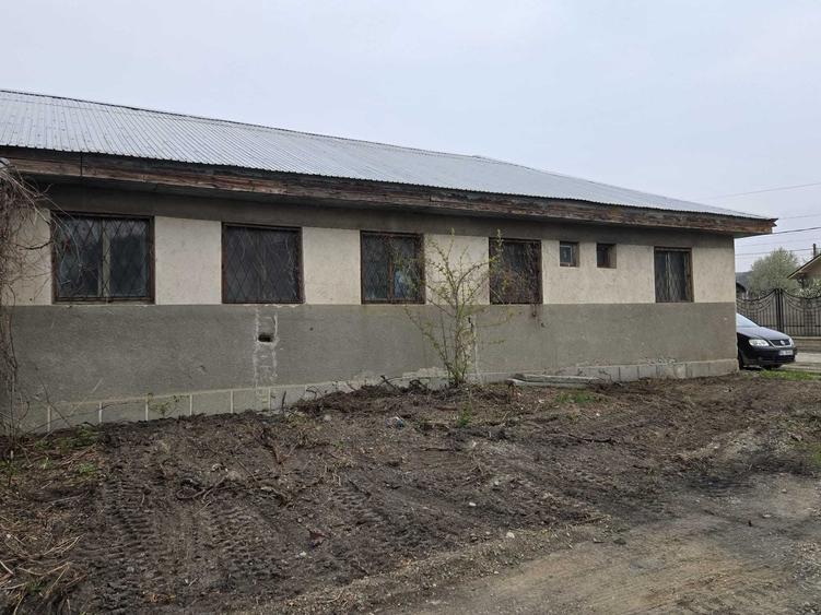 Casă cu 4 camere în Buhoci